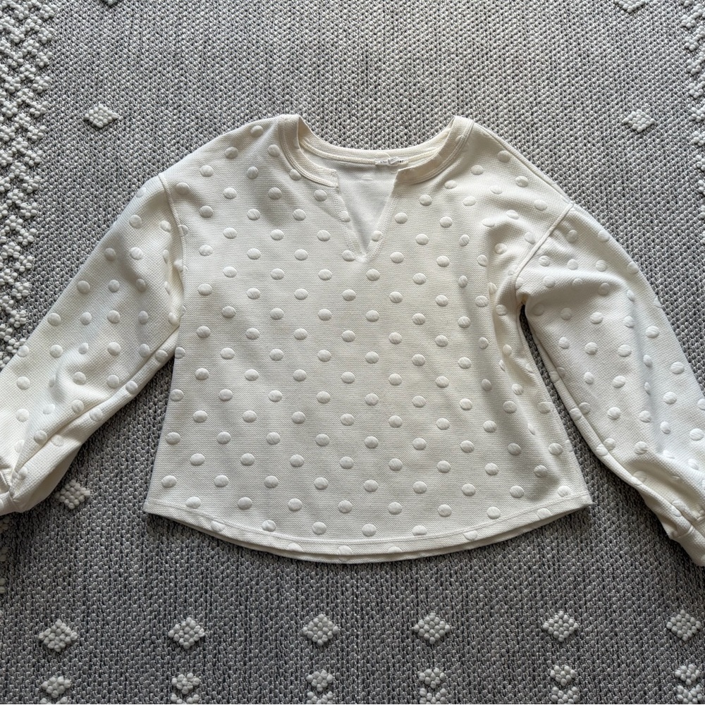 Blu Pepper Cream Textured Polka Dot Sweater Size Small